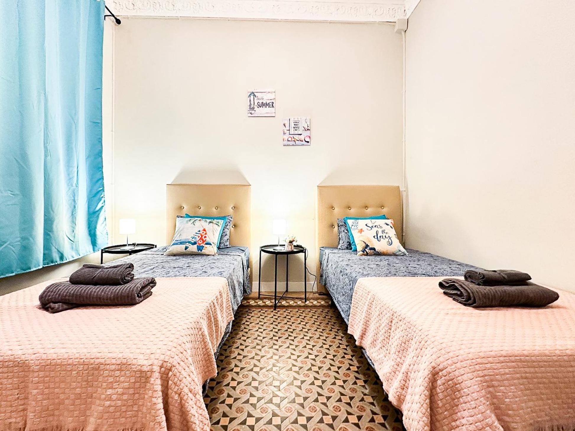 Private Rooms By Plaza Catalunya Barcelona Exterior foto